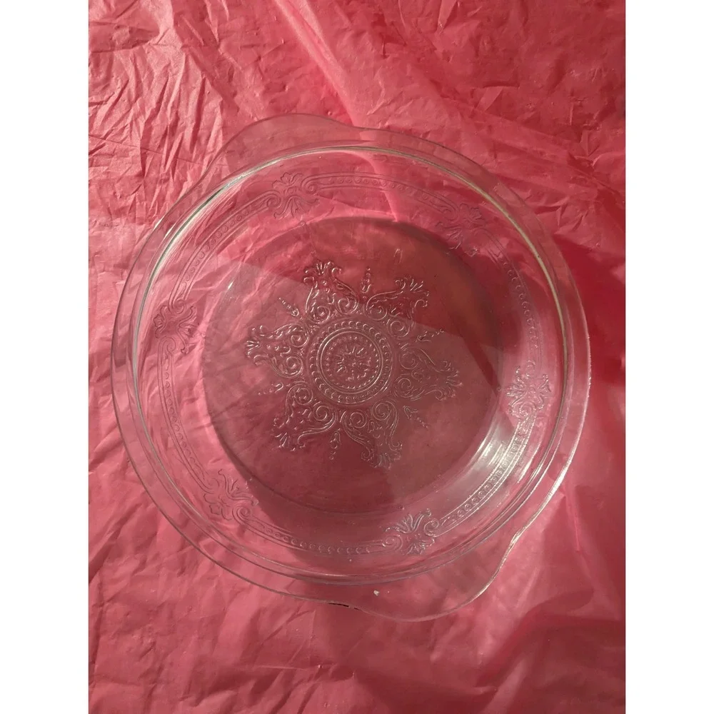 Beautiful Vintage FIRE KING etched glass‎ design lid or casserole dish ?